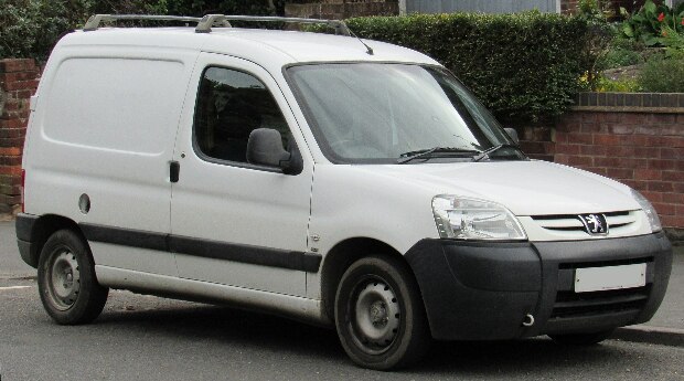 Коврики текстильные "Стандарт" для Peugeot Partner (грузовой фургон / M59) 2002 - 2008, черные, 2шт.